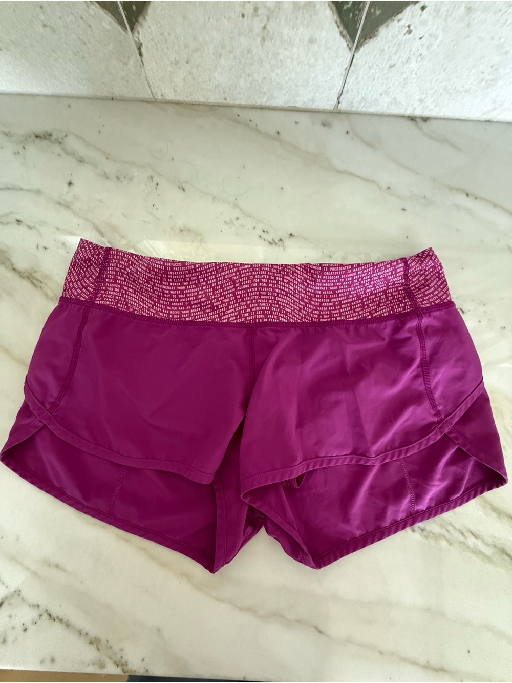 Lululemon Seawheeze Speed up shorts- Magenta- Size 8